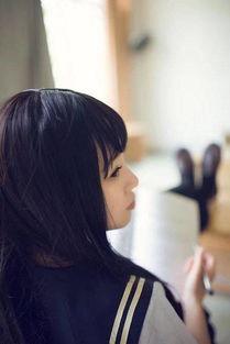 艾莫个人资料,才华横溢的年轻艺术家，探索艺术与生活的完美融合