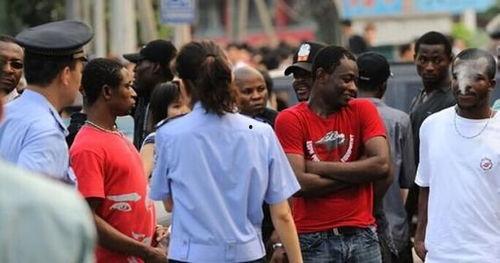 广州黑人图片,广州街头黑人文化融合掠影